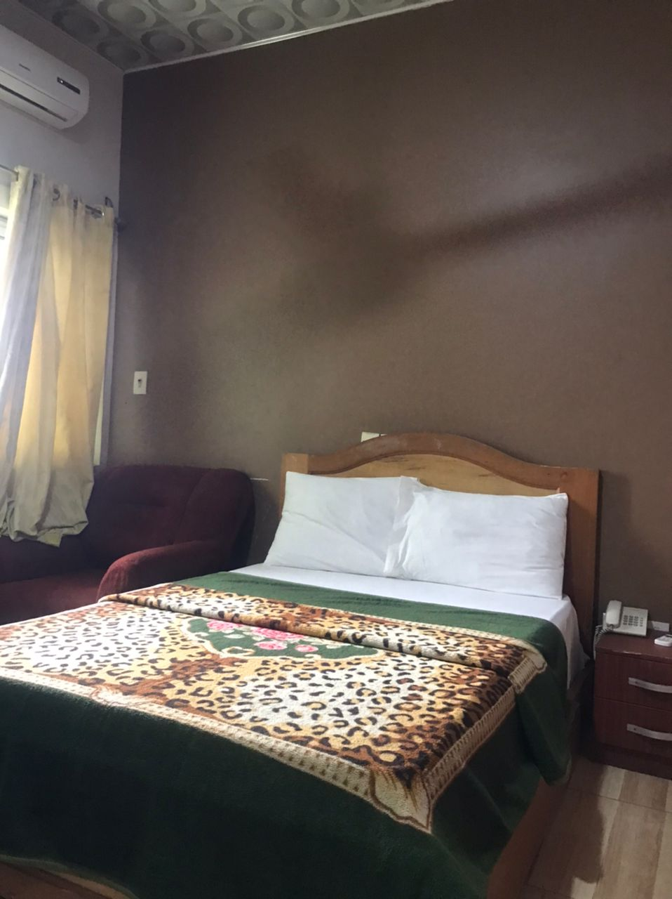 Guest room with double bed at the Kotoku branch